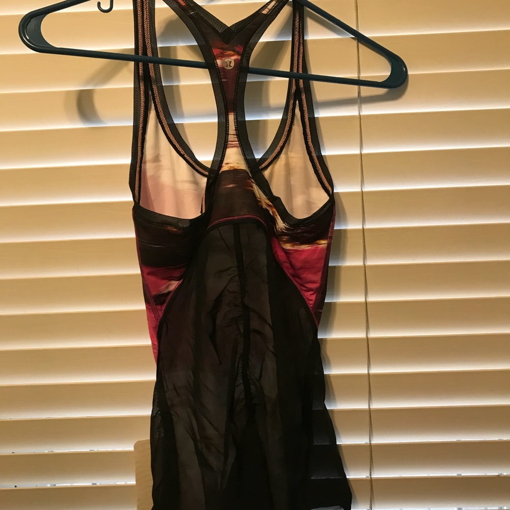NWT lululemon racerback tank. Never worn.